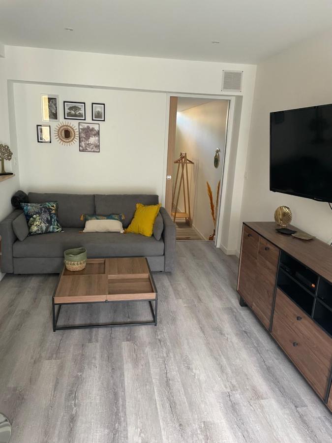 Appartement En Rez De Jardin Tout Equipe Fleurance Buitenkant foto