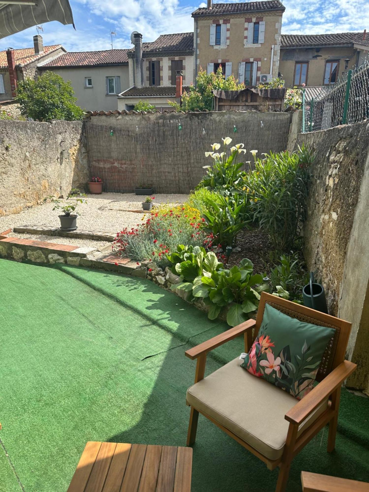 Appartement En Rez De Jardin Tout Equipe Fleurance Buitenkant foto